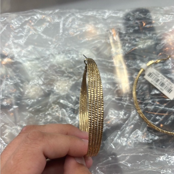 Hoop earrings - Picture 3 of 4